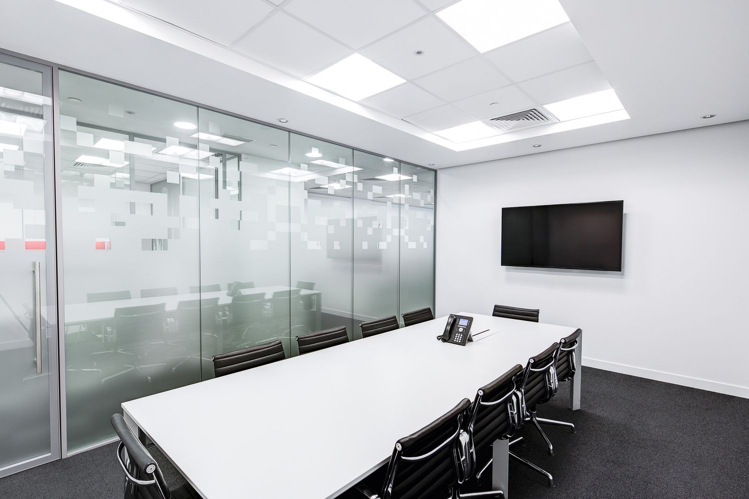 Salle de réunion vitrée d’un cabinet